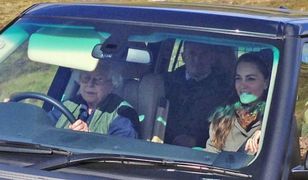 Królowa Elżbieta II za kierownicą