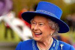 Nowy portret królowej Elżbiety. Ozdoba, którą prezentuje, nie jest zwykłą broszką