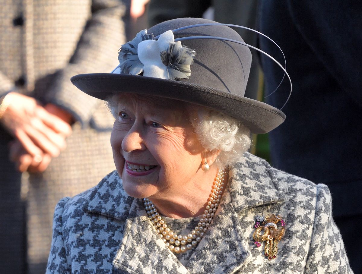 Królowa Elżbieta II wróciła do pałacu Buckingham. Nie boi się koronawirusa?