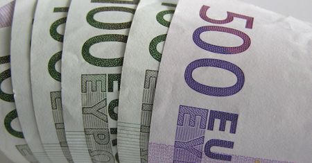 Kursy obcych walut nie zmienią w wakacje