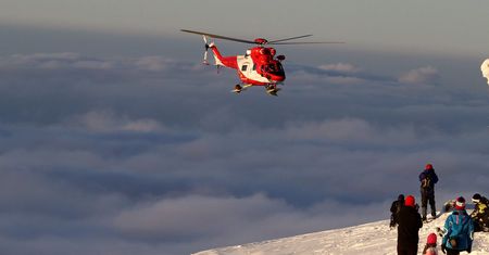 Tatry: TOPR ewakuuje turystów śmigłowcem. Część wciąż uwięzionych