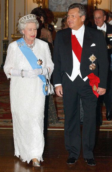 Kwaśniewscy z królową Elżbietą II