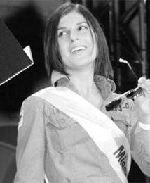 Była stewardesą, kochała latać. Jej nazwisko znalazło się na liście ofiar