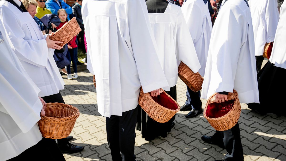 Już w 30 parafiach w Polsce można płacić za ofiarę przy pomocy karty 