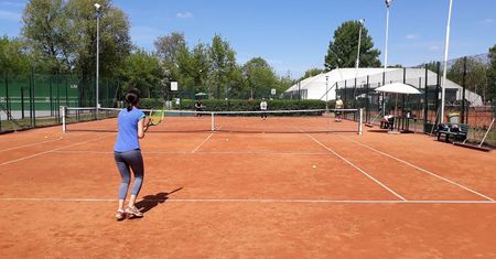 Można rezerwować terminy na kortach tenisowych POSiR na sezon letni