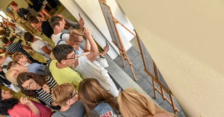 Rekrutacja podwójnego rocznika. Nawet średnia 5,2 nie wystarcza. Jest pomysł: liceum online
