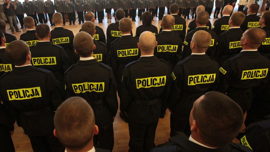 Są chętni do pracy w policji, ale testy i wymagania zalicza co piąty.