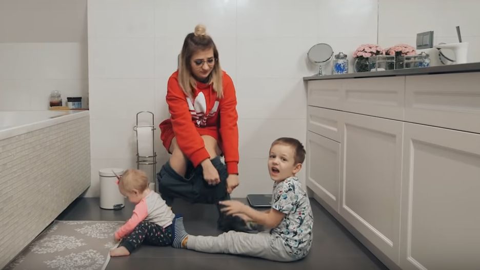 Screen z teledysku piosenki 'Weź nie pytaj"