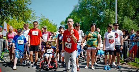 Niwelują bariery i integrują wszystkich dobrze się przy tym bawiąc – już w sobotę XI Bieg na Tak