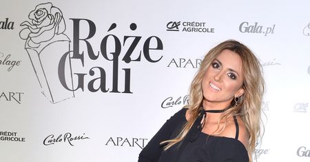 Karolina Szostak w czarnej stylizacji z pazurem. Kusząca?