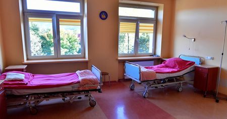 Dramat w szpitalach. Zamykają kolejne oddziały