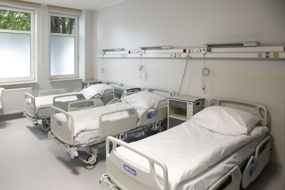 W szpitalu w Grójcu wstrzymano przyjęcia. Koronawirus wśród lekarzy i pacjentów