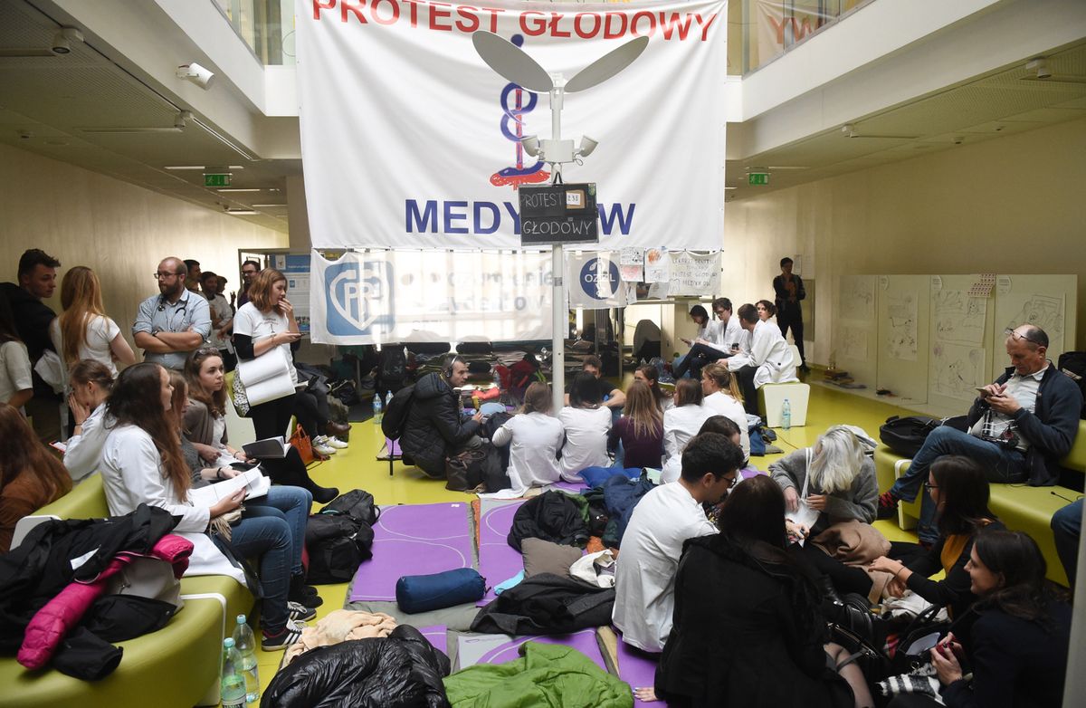 Lekarze rezydenci wznawiają zawieszony protest