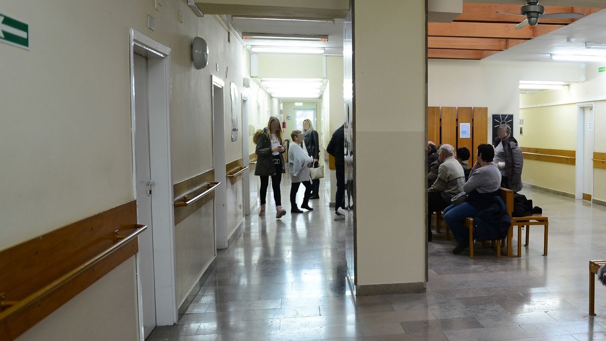 Zamiast czekać w kolejkach w polskich szpitalach, wolimy leczyć się za granicą.