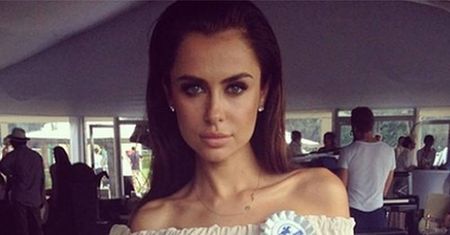 Natalia Siwiec w eleganckim zestawie na wyścigach konnych