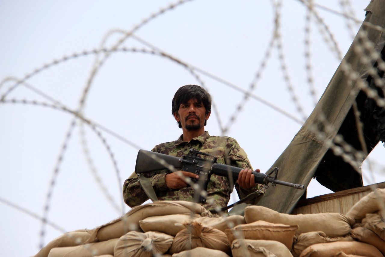 Talibowie zaatakowali bazę wojskową w Afganistanie. Nie żyje co najmniej 15 żołnierzy