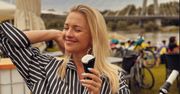 Barbara Kurdej-Szatan wcina lody i stroi miny do zdjęć. My patrzymy na skarpety