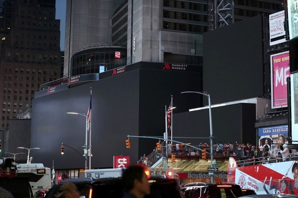 Nowy Jork bez prądu. Na Times Square na Manhattanie zgasły telebimy 