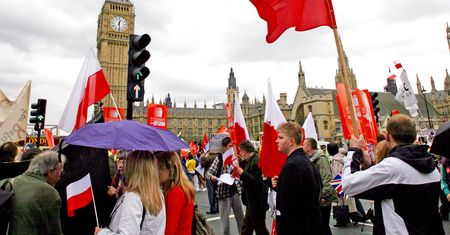 Problem Polaków na Wyspach. Przez twardy brexit mogą stracić emeryturę