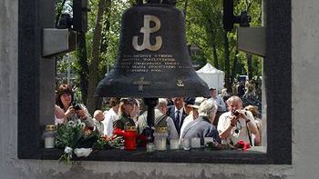 Ponad 200-kilogramowy dzwon im. gen. Antoniego Chruściela