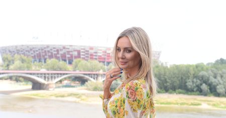 Agnieszka Woźniak-Starak w stylizacji za 9 tys. zł. Ochoczo pozowała fotoreporterom