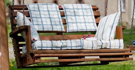 5 dodatków, dzięki którym urządzisz balkon i taras w stylu hygge