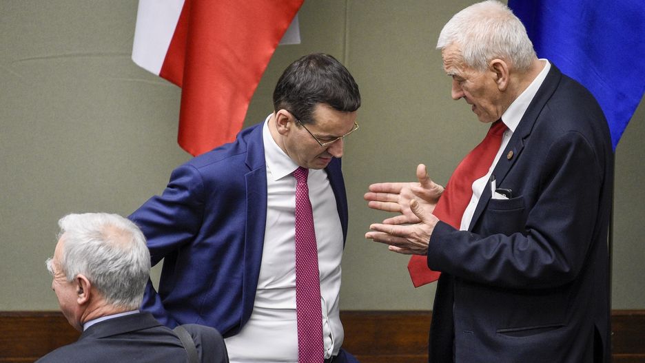 Sejm. Mateusz Morawiecki i Kornel Morawiecki na Sali Plenarnej, grudzień 2017 r.
