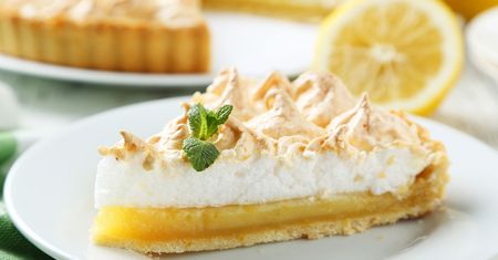 Tarta cytrynowa na kruchym spodzie z bezą