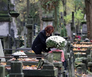 Przepisy rodem z PRL-u. Prochy powinny spocząć na cmentarzu, z wiatrem ich nie puścisz
