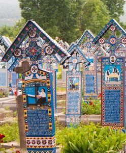 Niezwykłe miejsce w Rumunii. Mówią na nie "Wesoły Cmentarz"