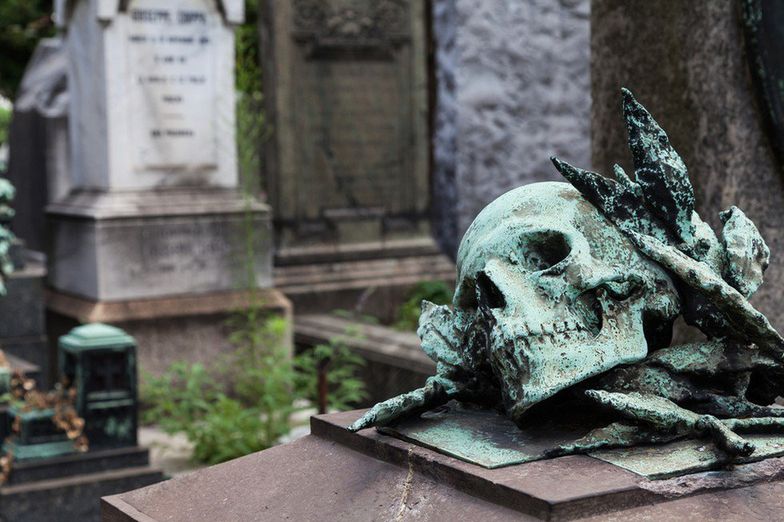 Zbyt wysokie ceny na archidiecezjalnym cmentarzu wywoływały protesty mieszkańców Brzezin.