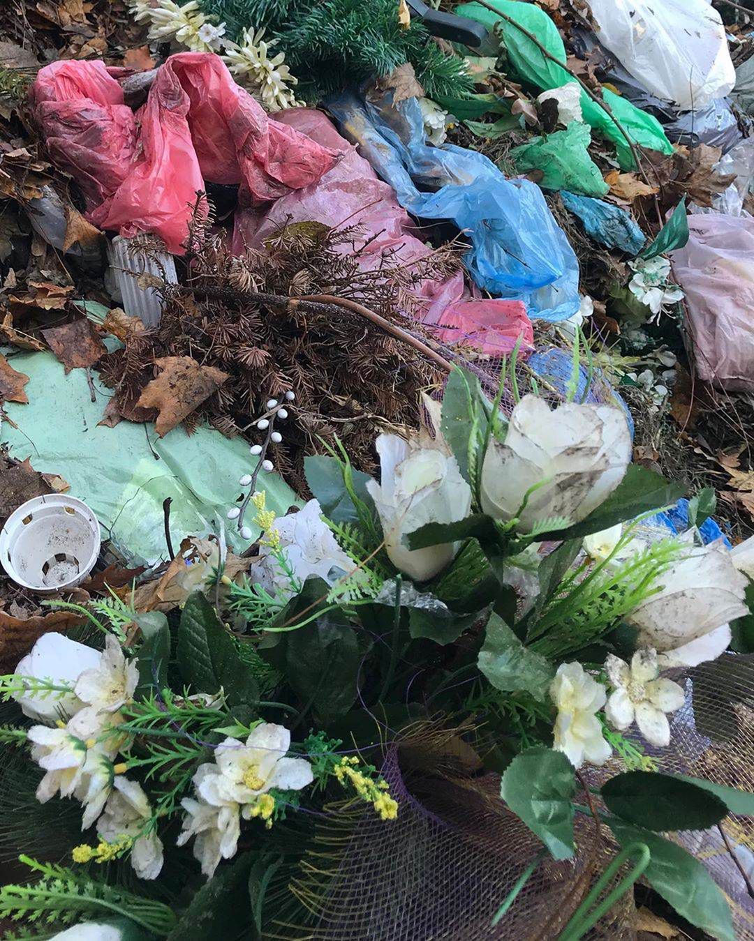 Kinga Rusin krytykuje plastikowe wiązanki kwiatów