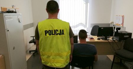 Policja zatrzymała 18-latka. Dwukrotnie podpalił ołtarz