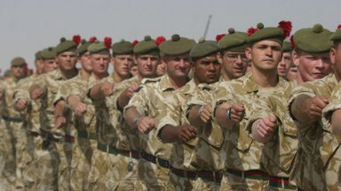 Żołnierze szkockich oddziałów Black Watch