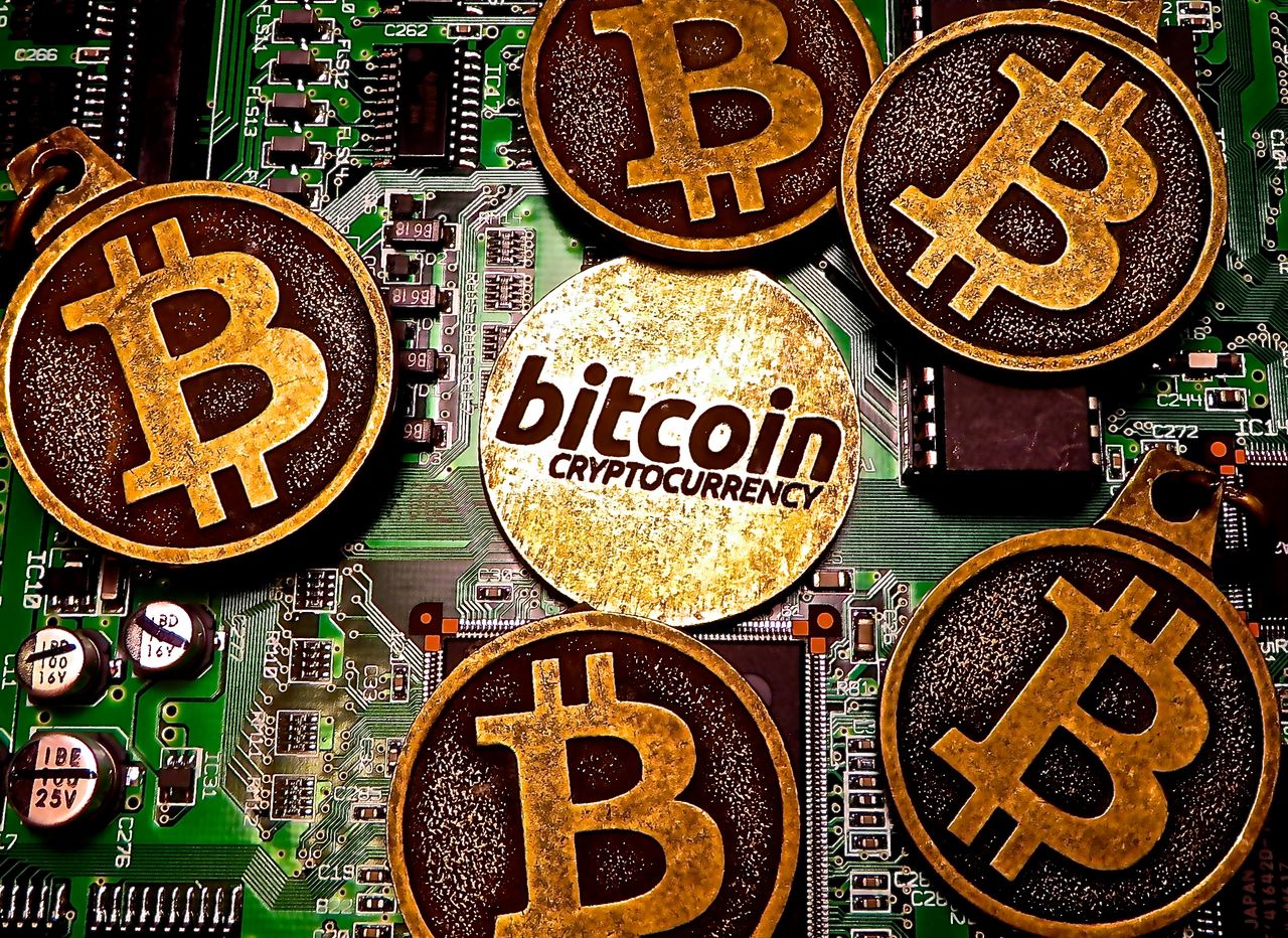Kopalnie bitcoinów rozrosły się do przemysłowych rozmiarów. Mogą być wsparciem dla OZE