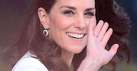 Pałac Kensington już świętuje urodziny księżnej Kate! Piękne zdjęcie solenizantki robi furorę w internecie!