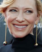 Cate Blanchett w klasycznej czerni
