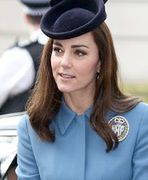 Kate Middleton wraca do niebieskiego