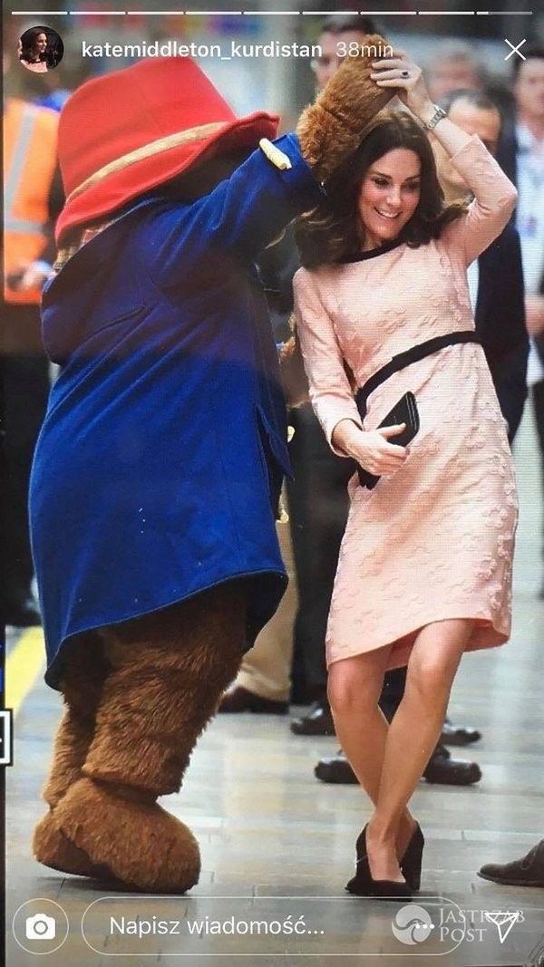 Szczęśliwa księżna Kate w różowej sukience