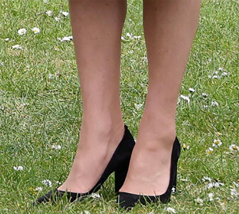 Księżna Kate w butach na obcasie