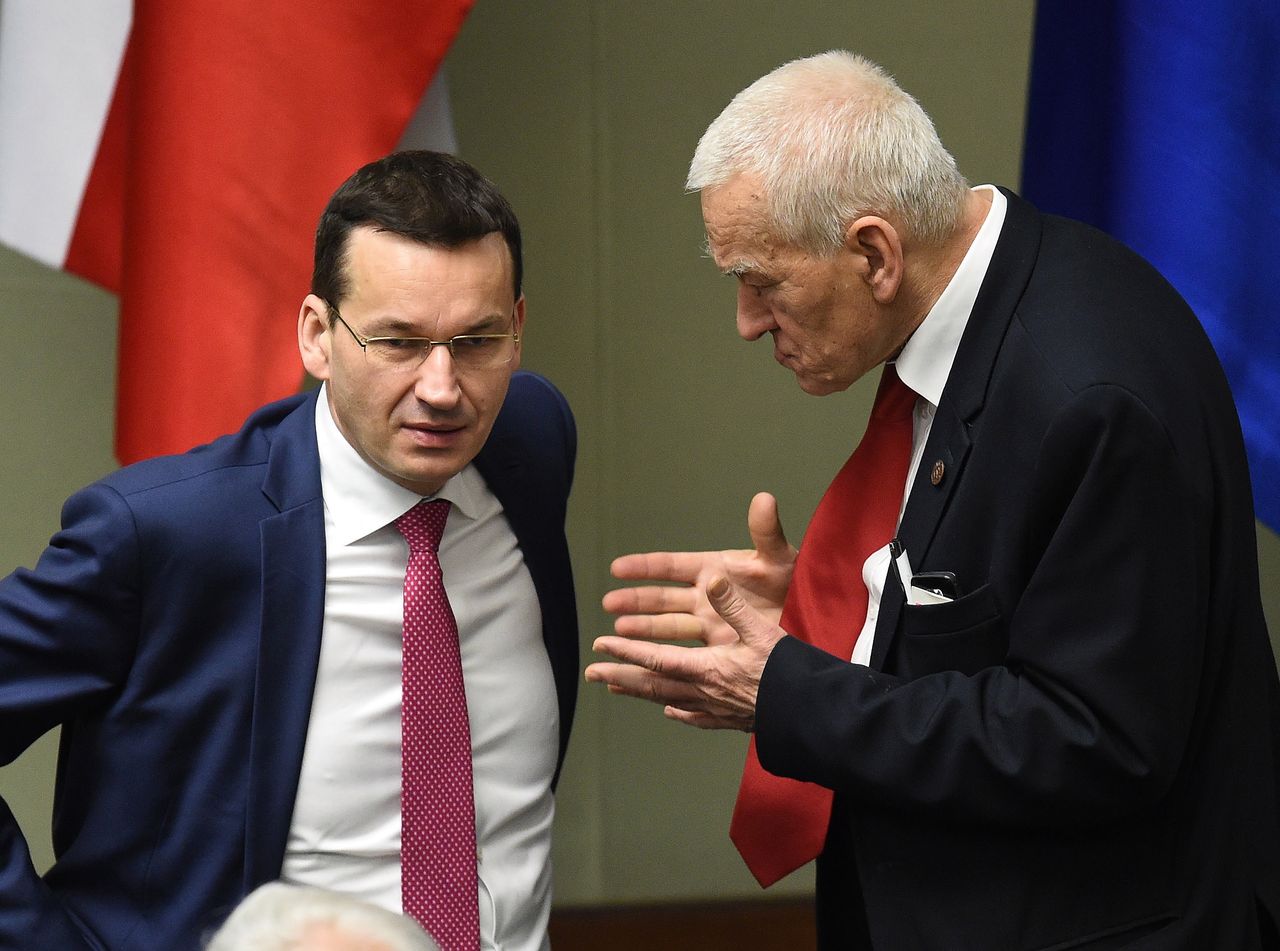 Mateusz Morawiecki wspina się po szczeblach w PiS. Ale zmiana lidera to dziś abstrakcja