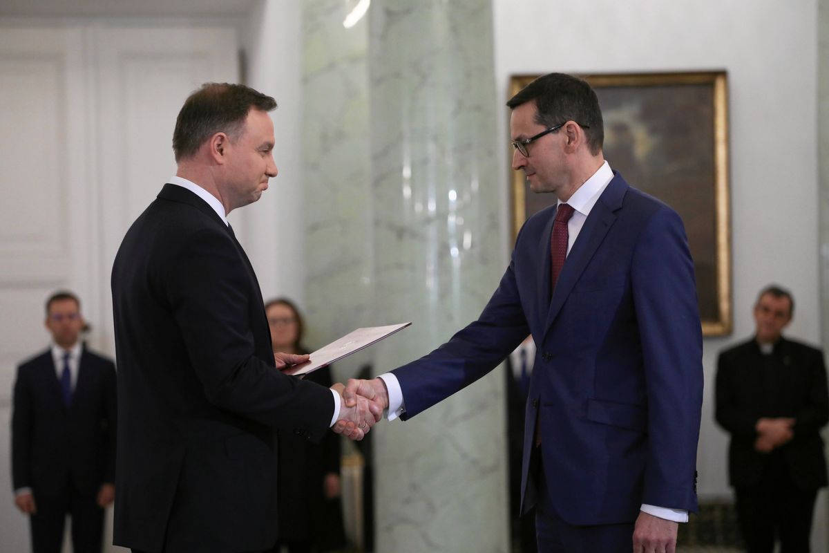 Andrzej Duda przyjął dymisję Beaty Szydło. Mateusz Morawiecki został desygnowany na premiera. "Specyficzny moment"