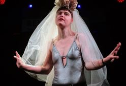 "Nienormalni" się nie poddali. Politycy chcieliby zapomnieć, ale nic z tego