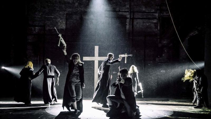 Fragment spektaklu "Klątwa" w Teatrze Powszechnym w Warszawie