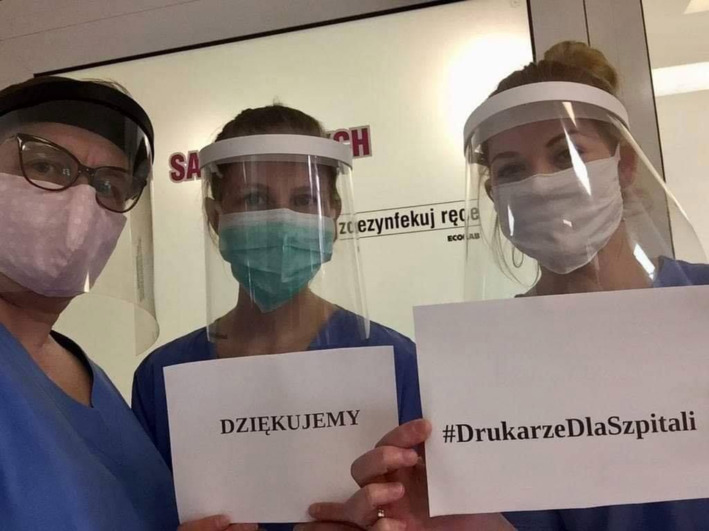 Koronawirus. Cała Polska drukuje maski dla lekarzy