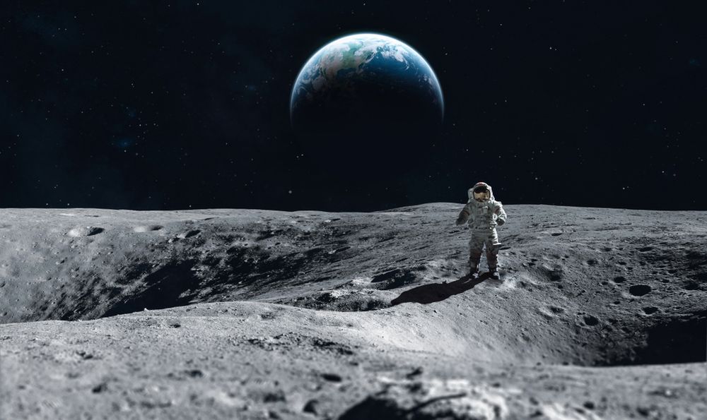 Apollo 11 - unikalny widok z okna lądownika Eagle.