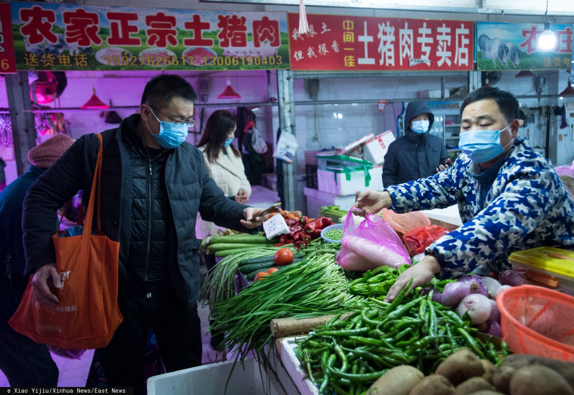 Market w Wuhan. 