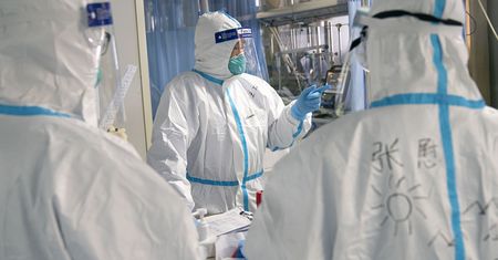 Wuhan: Nagranie ze szpitala pokazuje, w jaki sposób leczeni są chorzy