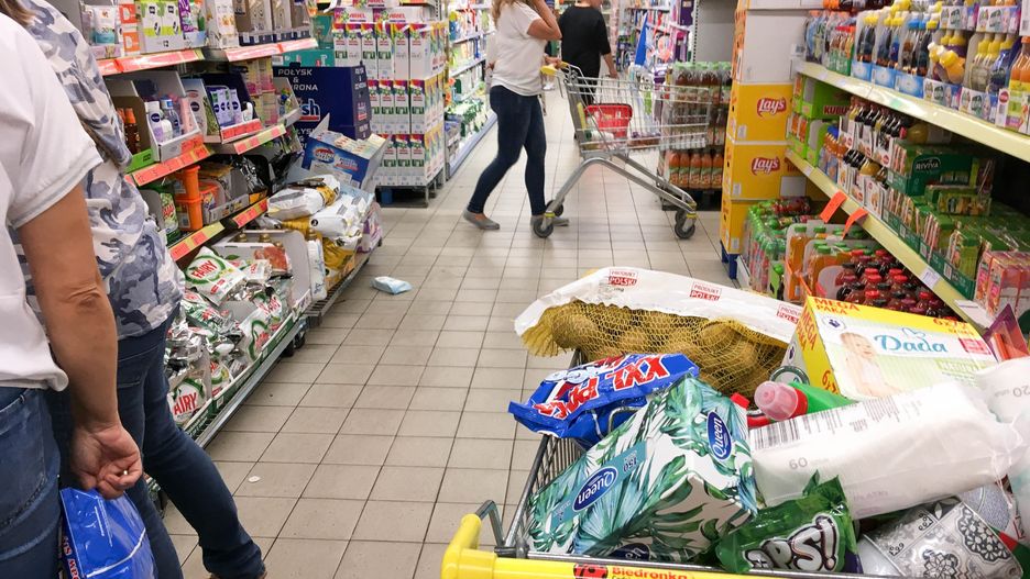 Zakupy w jednym z popularnych dyskontów 