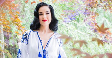 LOOK OF THE DAY: Dita Von Teese w tunice Vita KIn